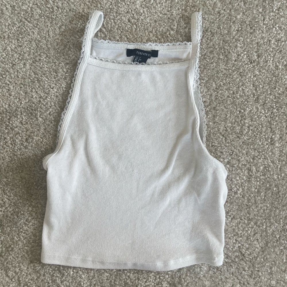 White rubbed crop top with lace detailing